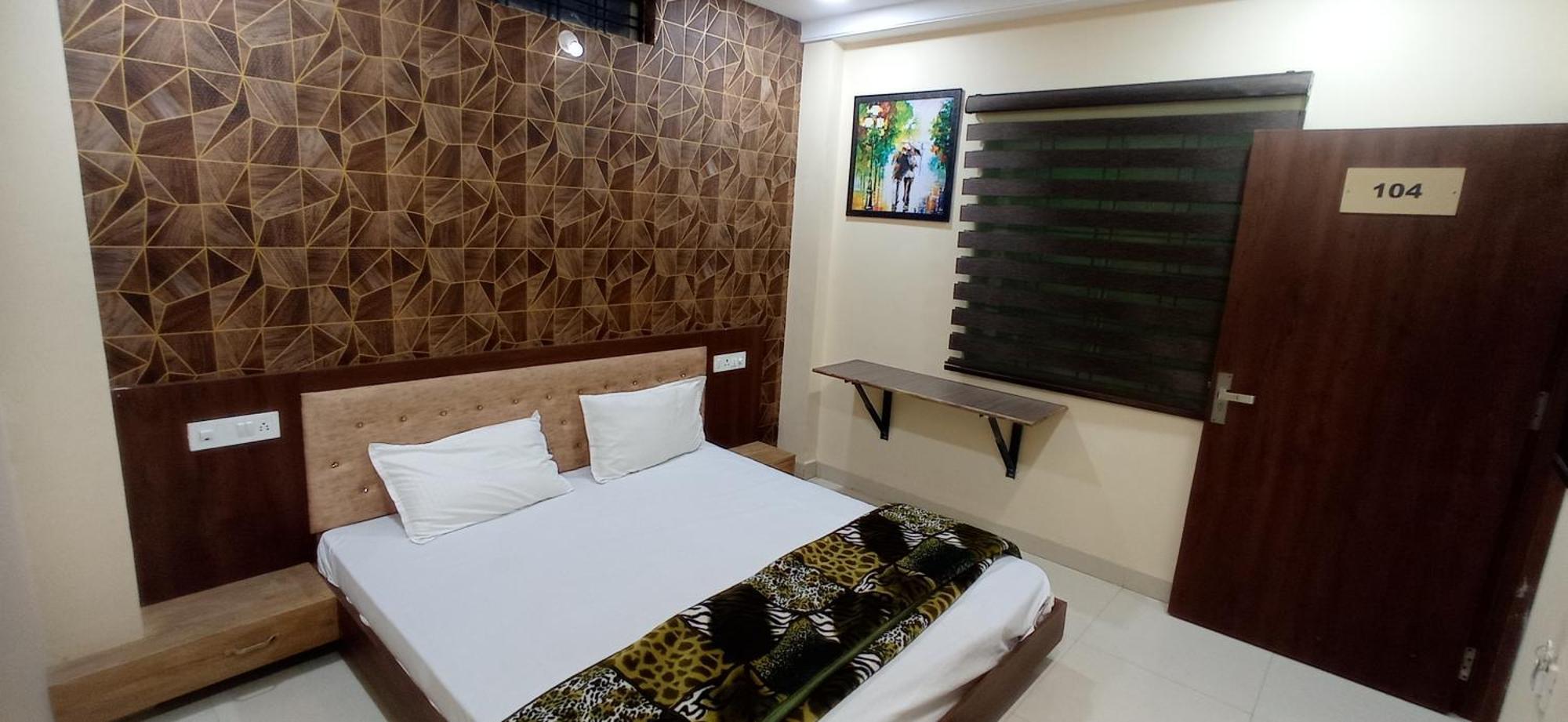 Hotel Shri Vallabh Kripa Sehore ภายนอก รูปภาพ