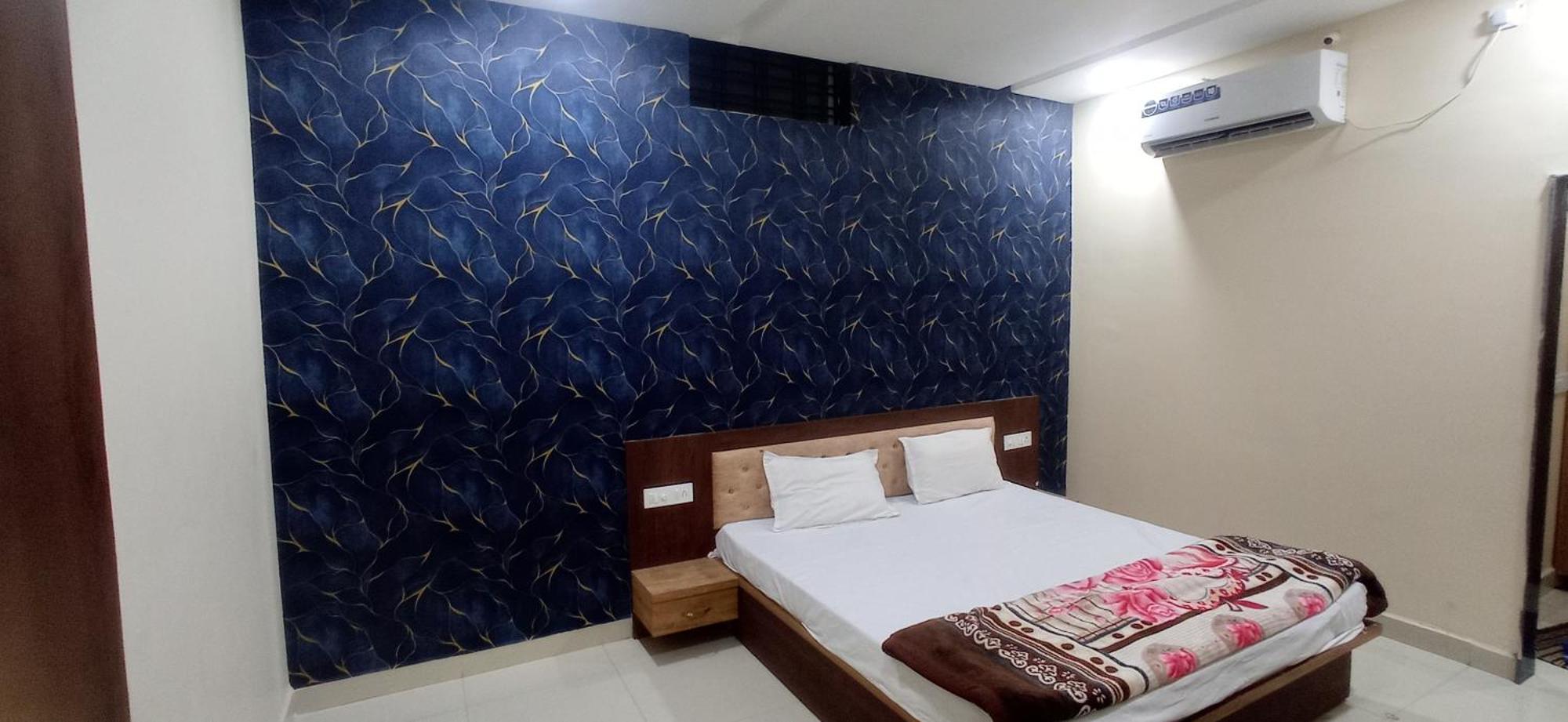 Hotel Shri Vallabh Kripa Sehore ภายนอก รูปภาพ