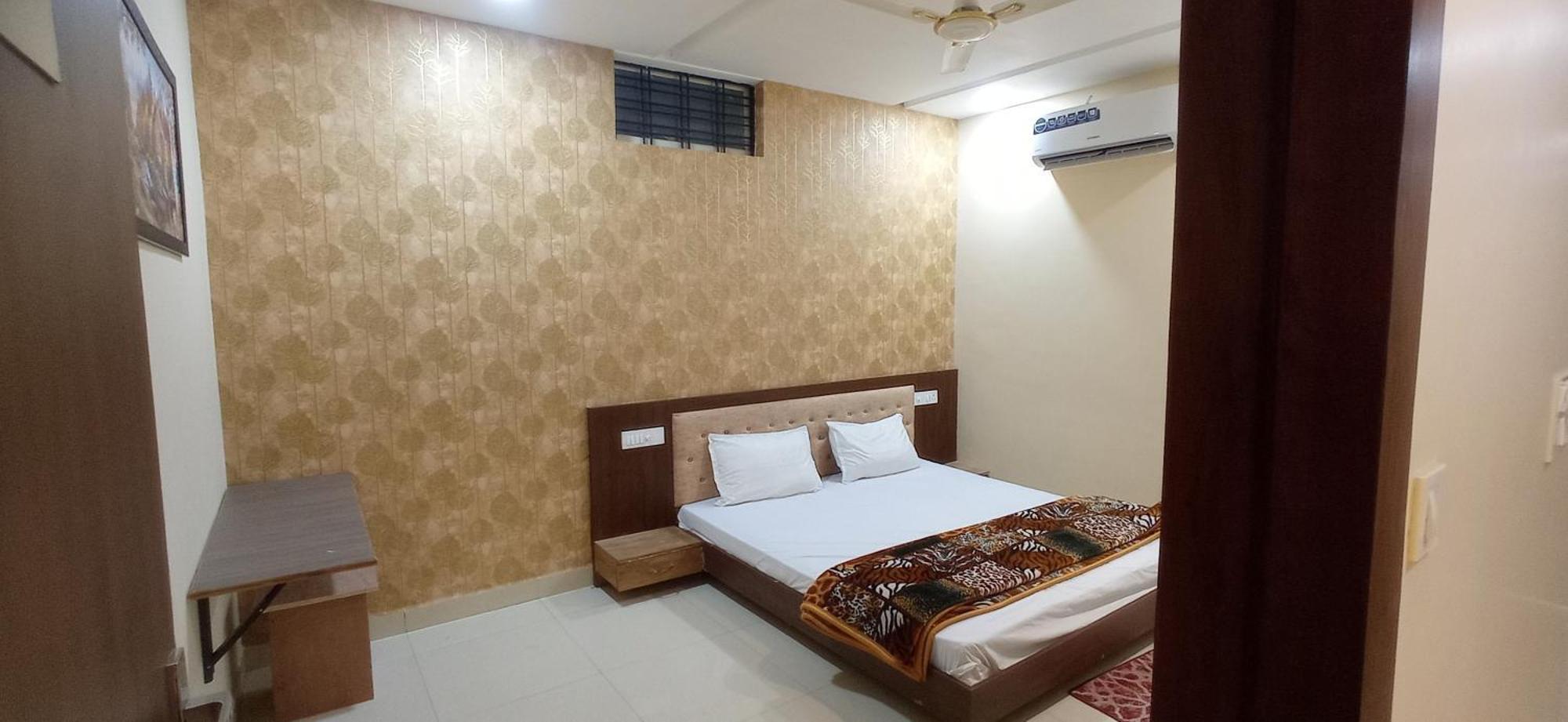 Hotel Shri Vallabh Kripa Sehore ภายนอก รูปภาพ