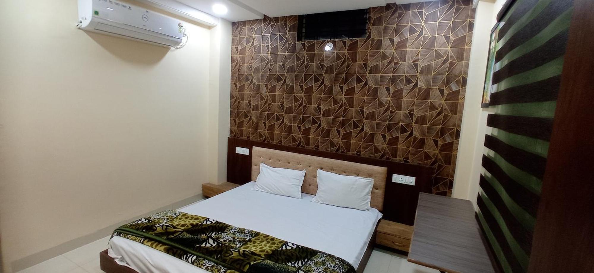 Hotel Shri Vallabh Kripa Sehore ภายนอก รูปภาพ