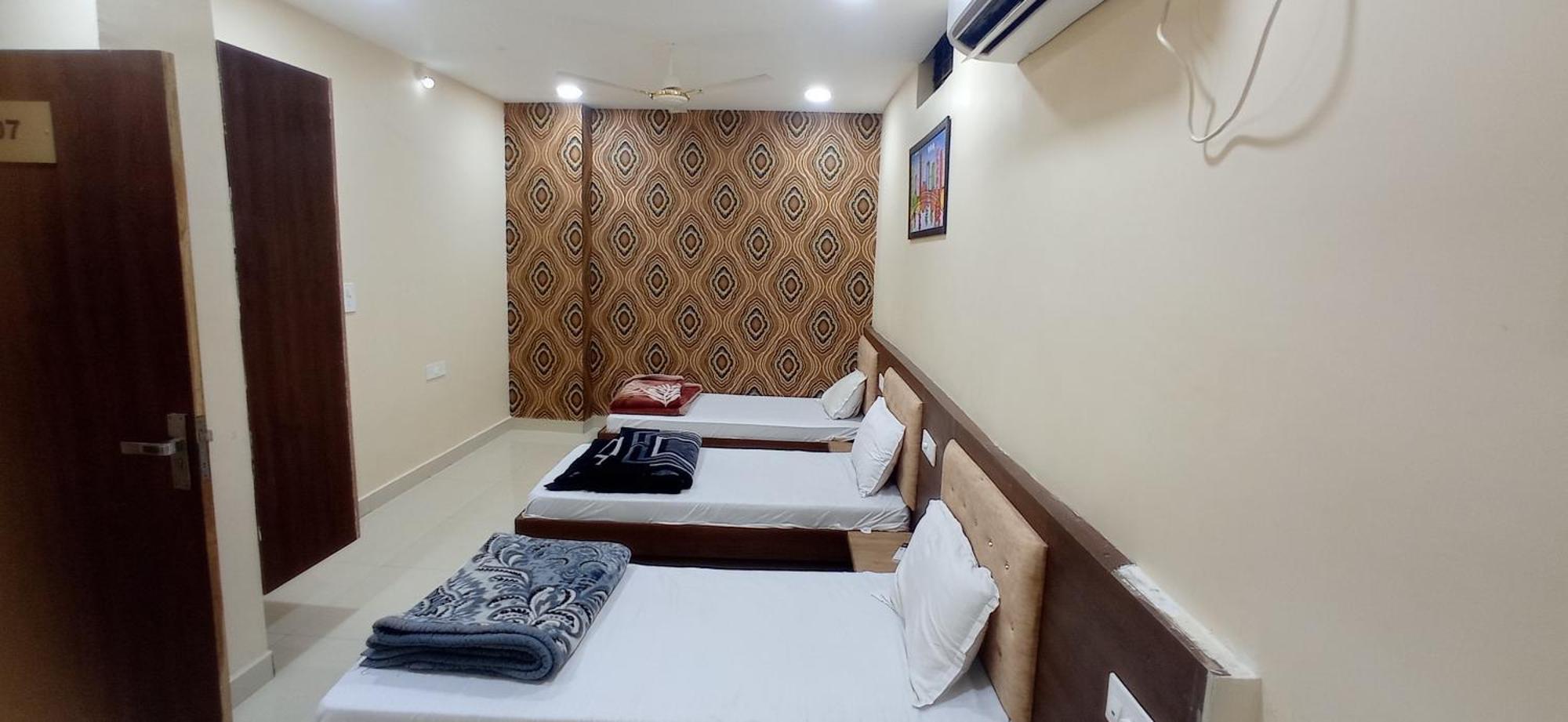 Hotel Shri Vallabh Kripa Sehore ภายนอก รูปภาพ